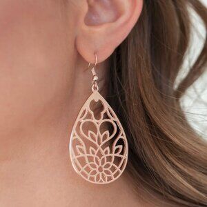 Paparazzi Jewelry Accessories - Lovely Lotus - Rose Gold Earrings - Vintage
